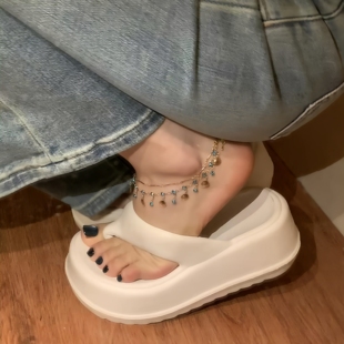 厚底人字拖女夏外穿海边夹脚拖鞋沙滩增高软底防滑2026新款高颜值