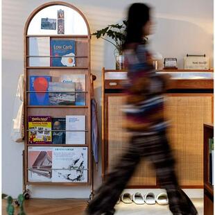 中古风实木书报落地置物架客厅靠墙展示家用简易杂志卧室全身镜子