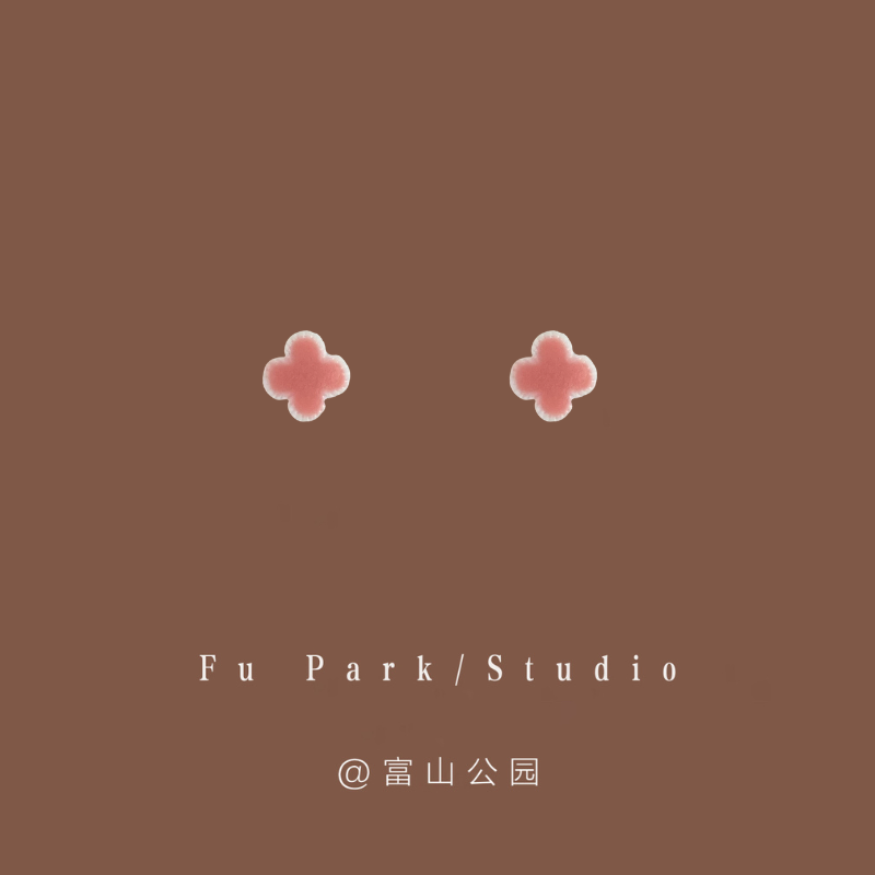 「小幸运」简约小巧mini粉色四叶草耳钉小众设计感日常精致耳环,饰品/流行首饰/时尚饰品新,耳钉,淘宝优惠券,粉丝福利购,淘宝优惠卷