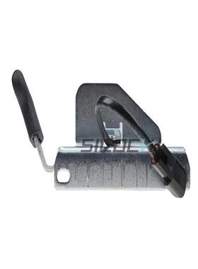 机械锁具零件适用山猫S550 S510滑移装载机门锁前门插销 7109661