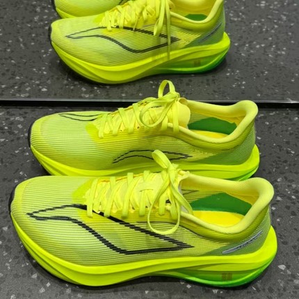 飞电5c碳板减震回弹联名赤兔8pro竞速学生运动鞋专业透气超轻跑鞋