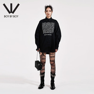 BOY BY BOY春季潮牌女装 满印字母设计中长款长袖衬衫W21002