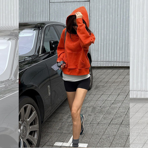 慵懒法则~橘黄色连帽内搭打底衫