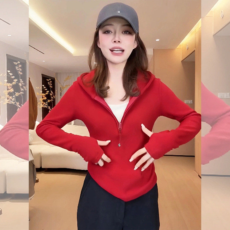 曼城旧事~红色半拉链连帽内搭打底衫女款2025秋季宽松显瘦长袖T恤,女装/女士精品,大码内搭,淘宝优惠券,粉丝福利购,淘宝优惠卷