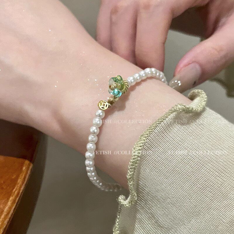 ins风珍珠花朵手链女复古小众气质串珠手串高级感精致百搭手饰品
