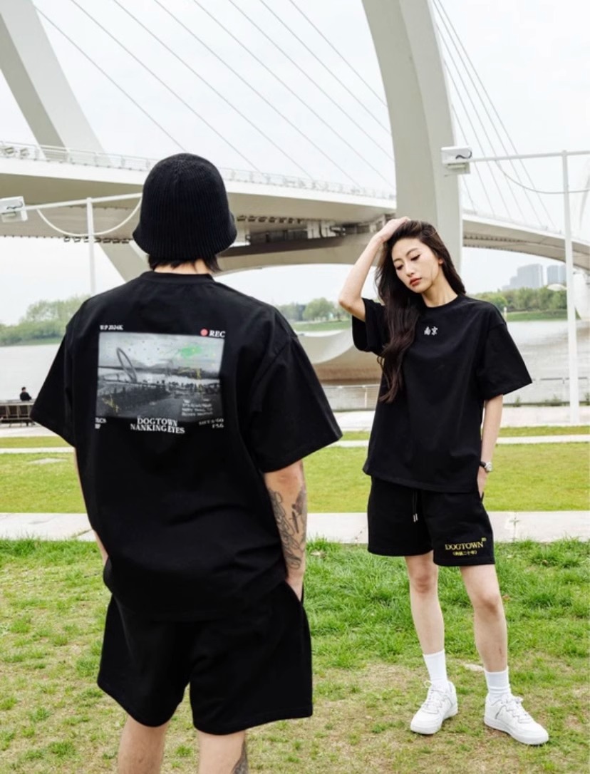 DOGTOWN 24SS南京地标系列NANKING EYES南京眼短袖TEE宽松短袖T恤