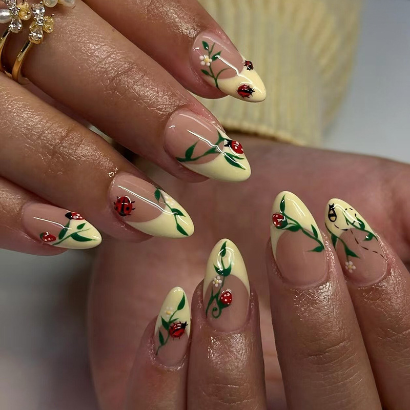 外贸立体可爱瓢虫草莓法式欧美ins风穿戴甲24片press on nails