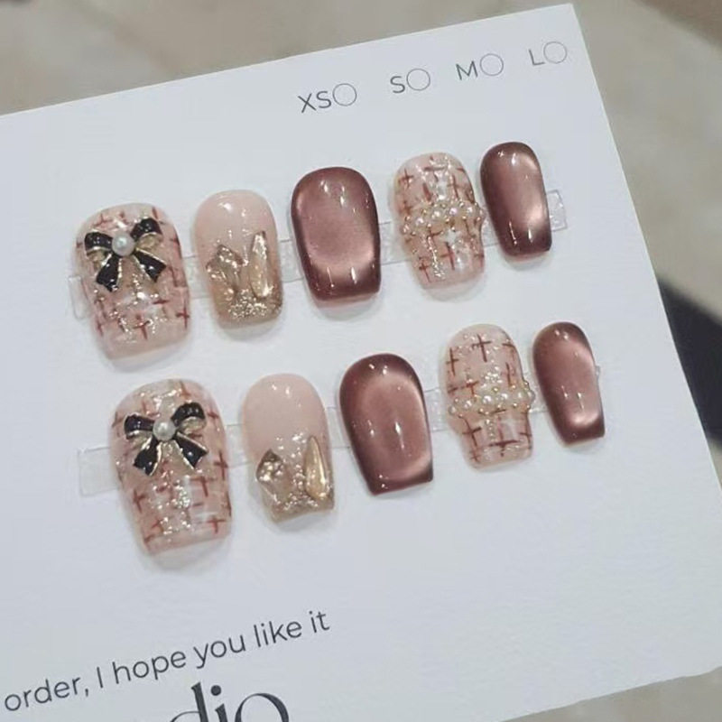 手工穿戴甲棕色细闪香槟钻石蝴蝶结珍珠香风猫眼穿戴甲钻款分码