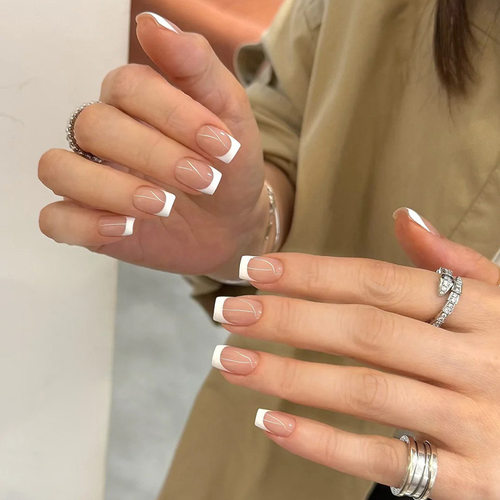 干净简约浅杏仁法式时尚欧美风穿戴甲24片press on nails