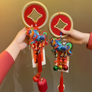 国潮新年刺绣小马挂件铃铛流苏车载装饰过年包包挂件送朋友小礼品