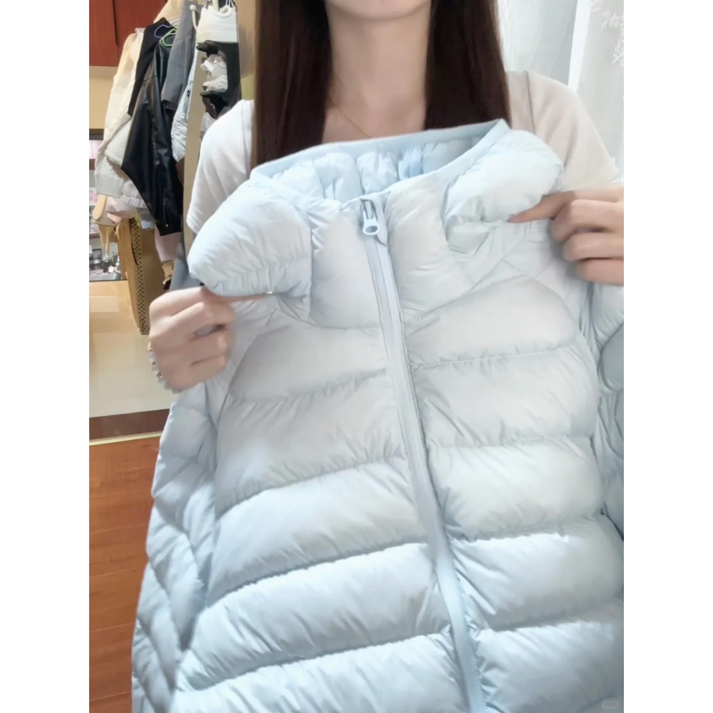 轻薄款修身蓝色排骨羽绒