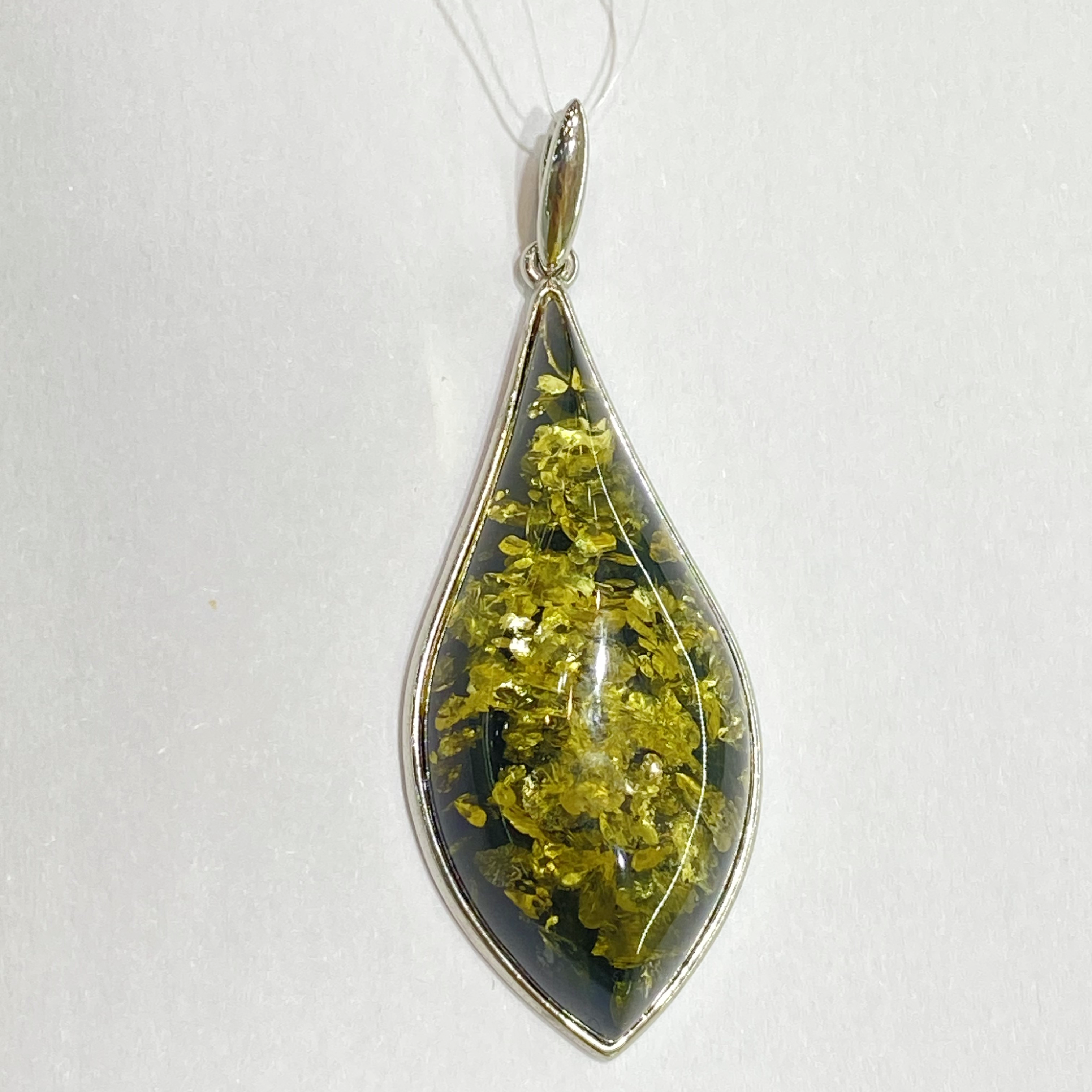 DARVIN 俄罗斯进口天然琥珀蜜蜡925银花珀马眼吊坠 时尚个性推荐!