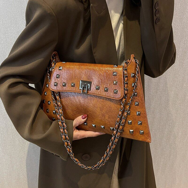 通勤单肩腋下大包包女2026新款春夏覆古铆钉信封包百搭炼节日礼品