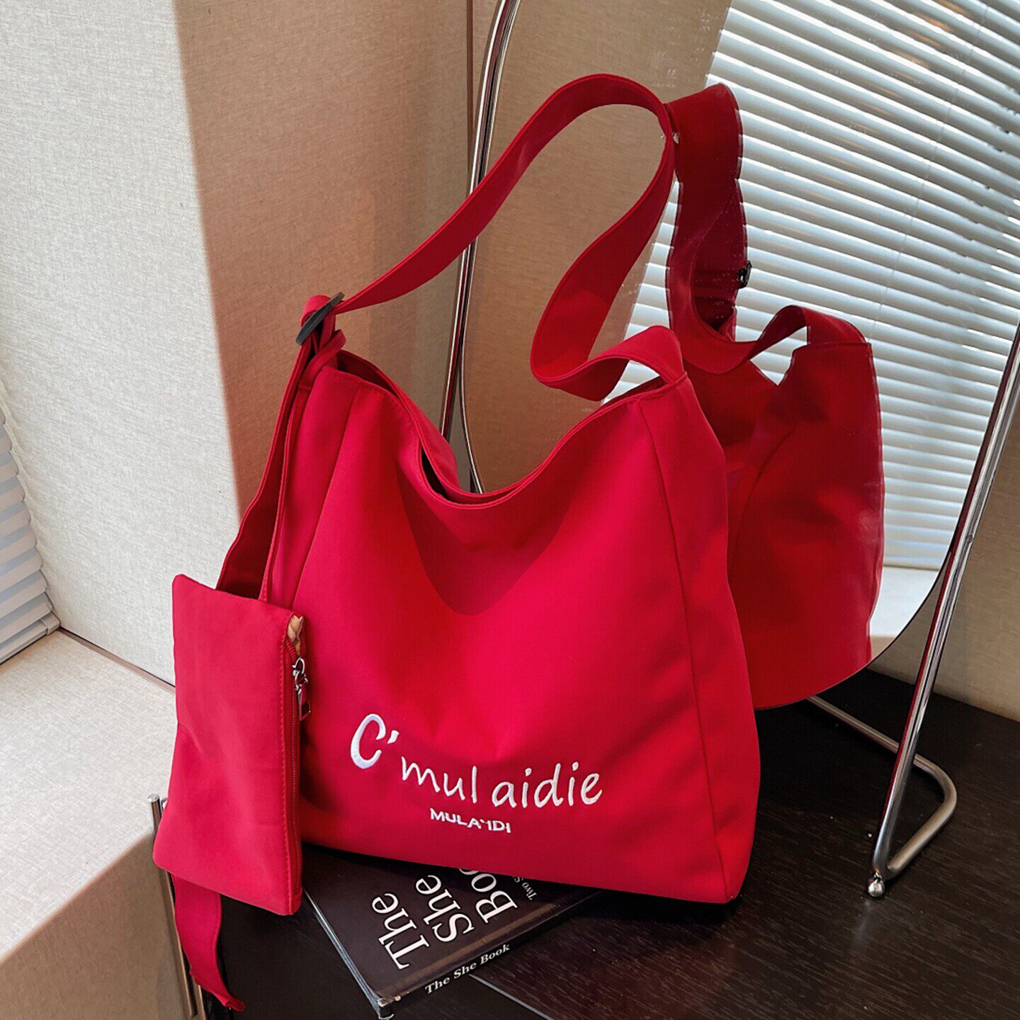 红色尼龙帆布包女夏2026新款休闲大容量单肩包学生通勤斜节日礼品