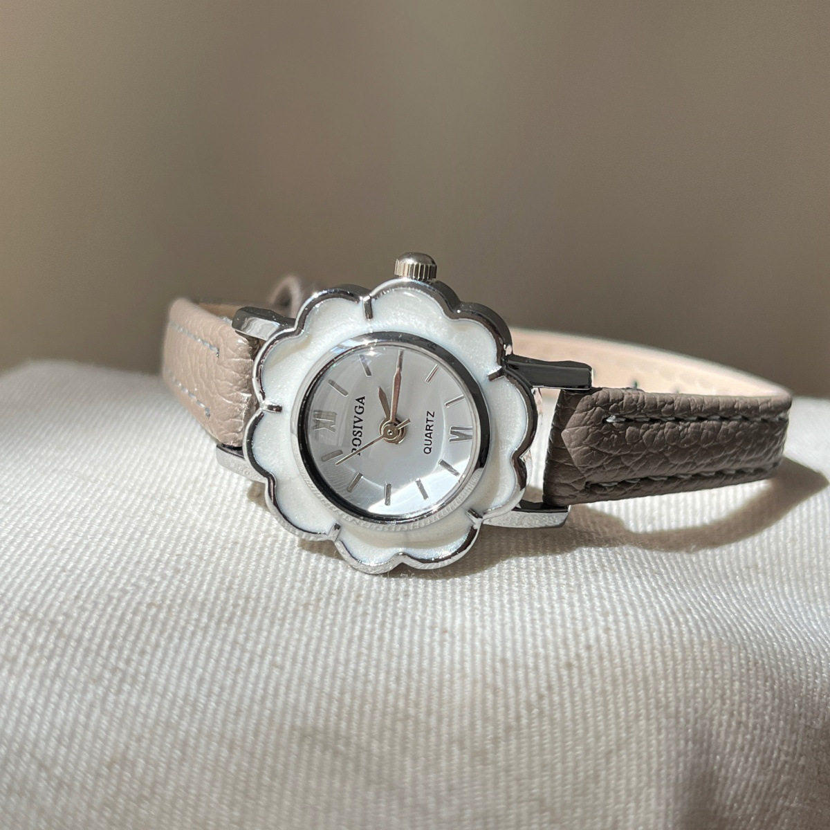 法式赫本风山茶花手表女学生初高中高颜值2026新款小众指节日礼品