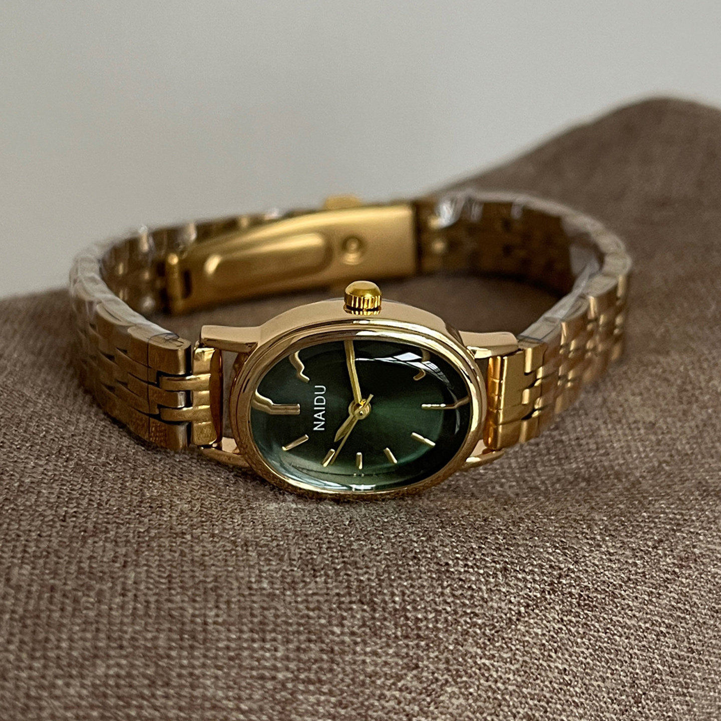 轻奢小众高级感手表女款2026新款正流行气质上班族学生石节日礼品