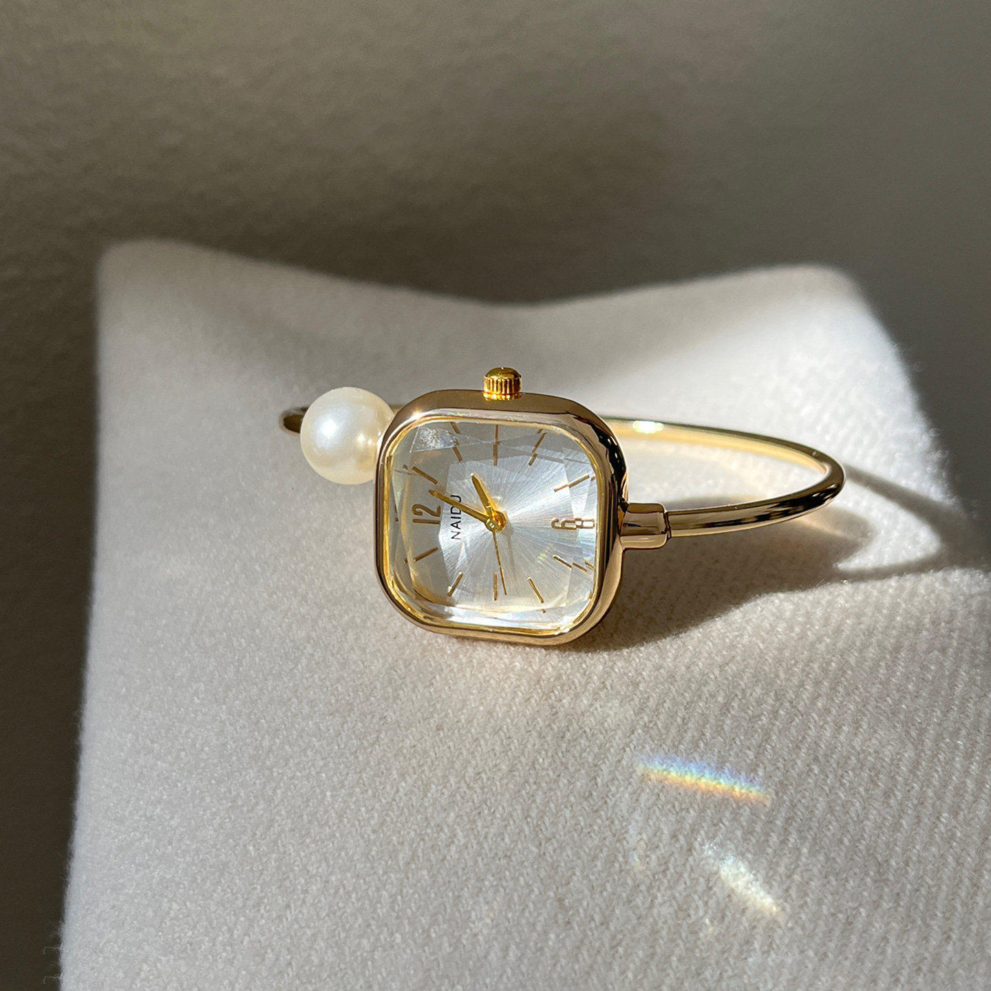 时尚珍珠手镯型小方表手表女款轻奢小众2026新款学生上班节日礼品