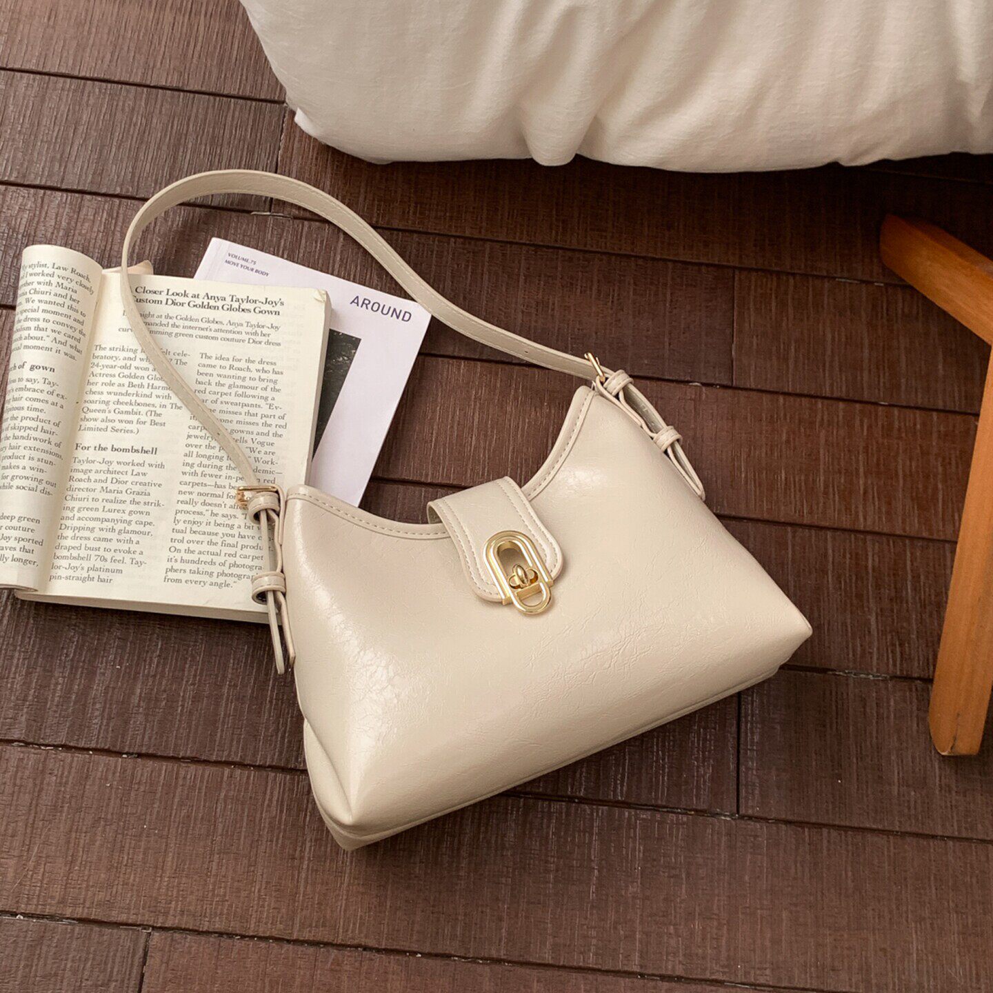 精致高级感小包包2026新款夏季百搭斜挎包时尚通勤女士单节日礼品