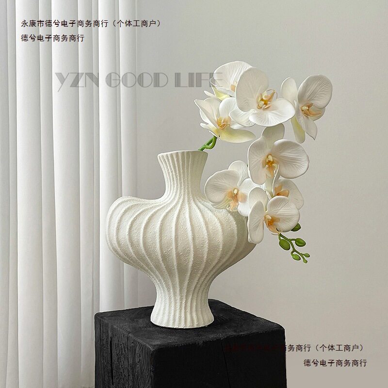 样板间摆件小众花器白色古风大花瓶感复古法式餐桌家居艺包邮