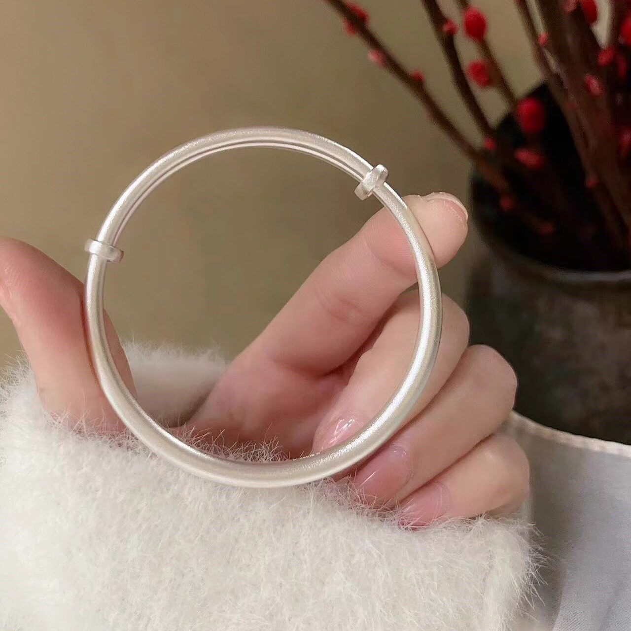 深圳六星999纯银光面手镯经典磨砂素圈银镯子简约气质送女友礼物