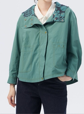 斯琴2024春专柜正品女绿色棉质连帽拉链单排扣落肩外套bdcs00804