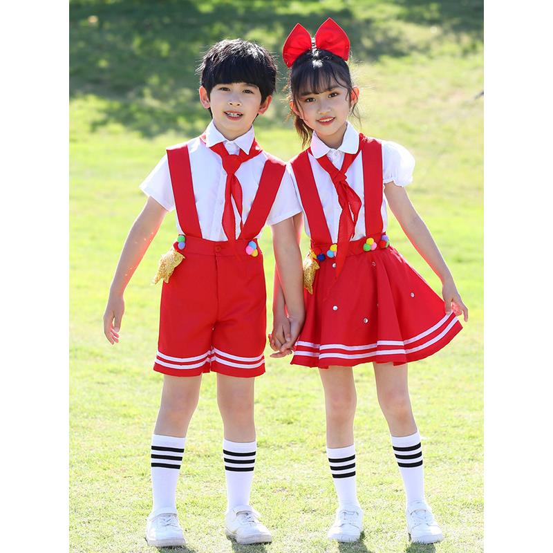 幼儿表演服装幼儿园可爱舞蹈裙红工装裤白袜子高年级合唱团毕业照