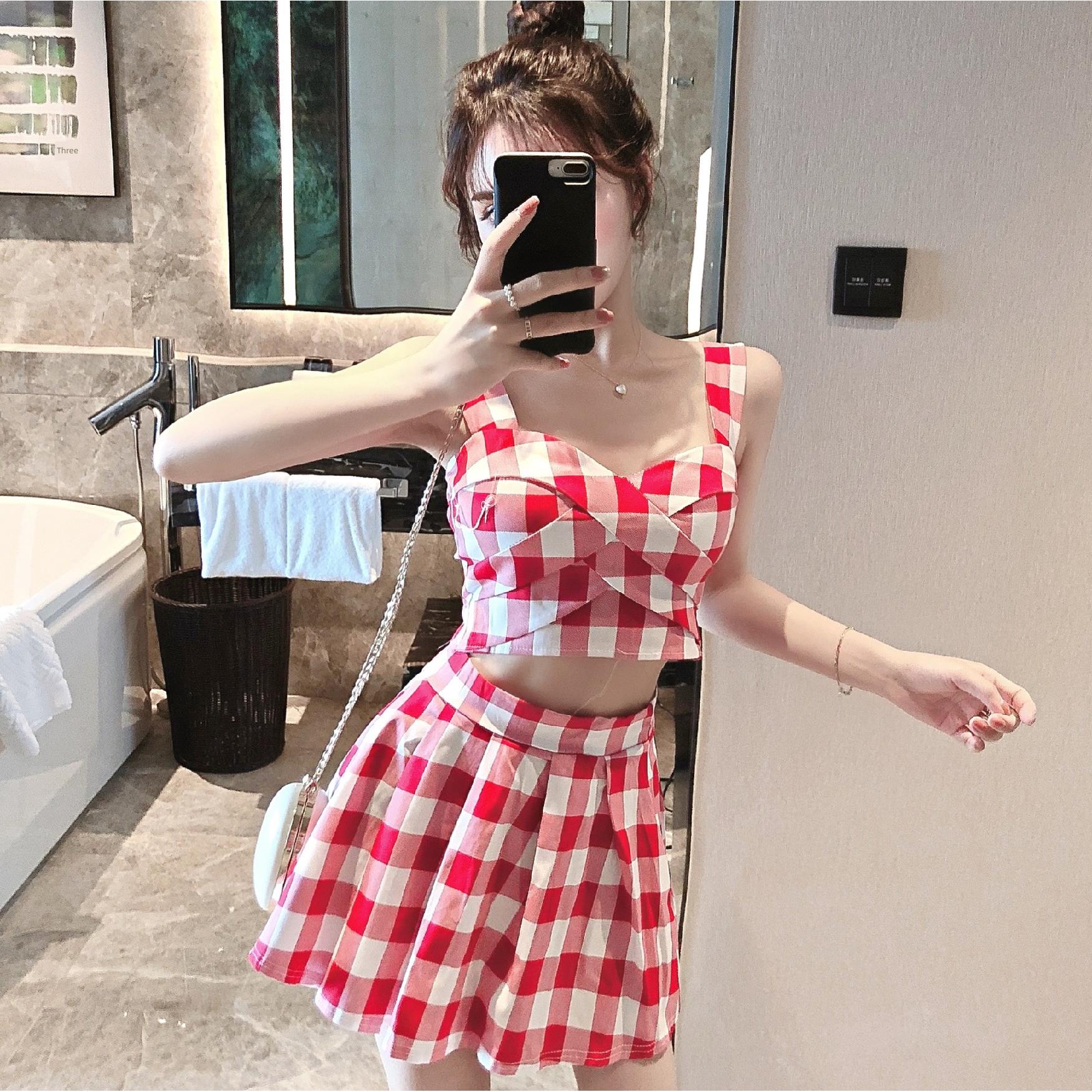 2025夏装新款减龄少女高腰显瘦露脐格子上衣+迷你洋气短裙两件套