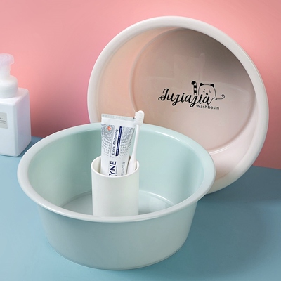 The big washbasin is used as a circular washbasin for childr