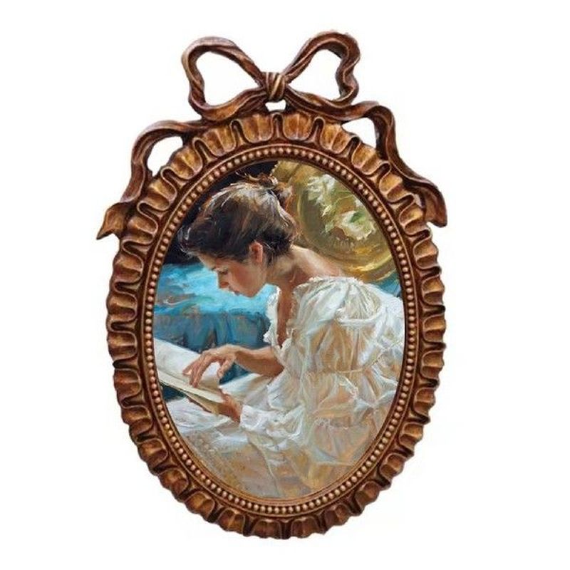 European Style Antique Oval Resin Photo Frame, Wall