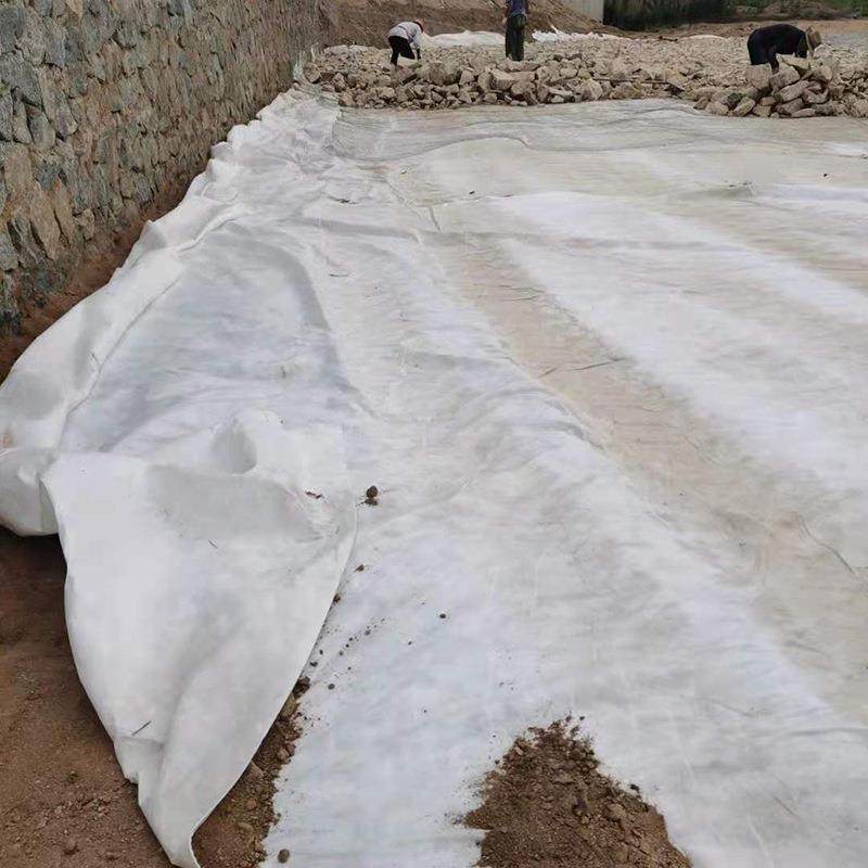 短纤针刺土工布厂家现货公路养短丝0护工布 土200gBSX300g40工g土