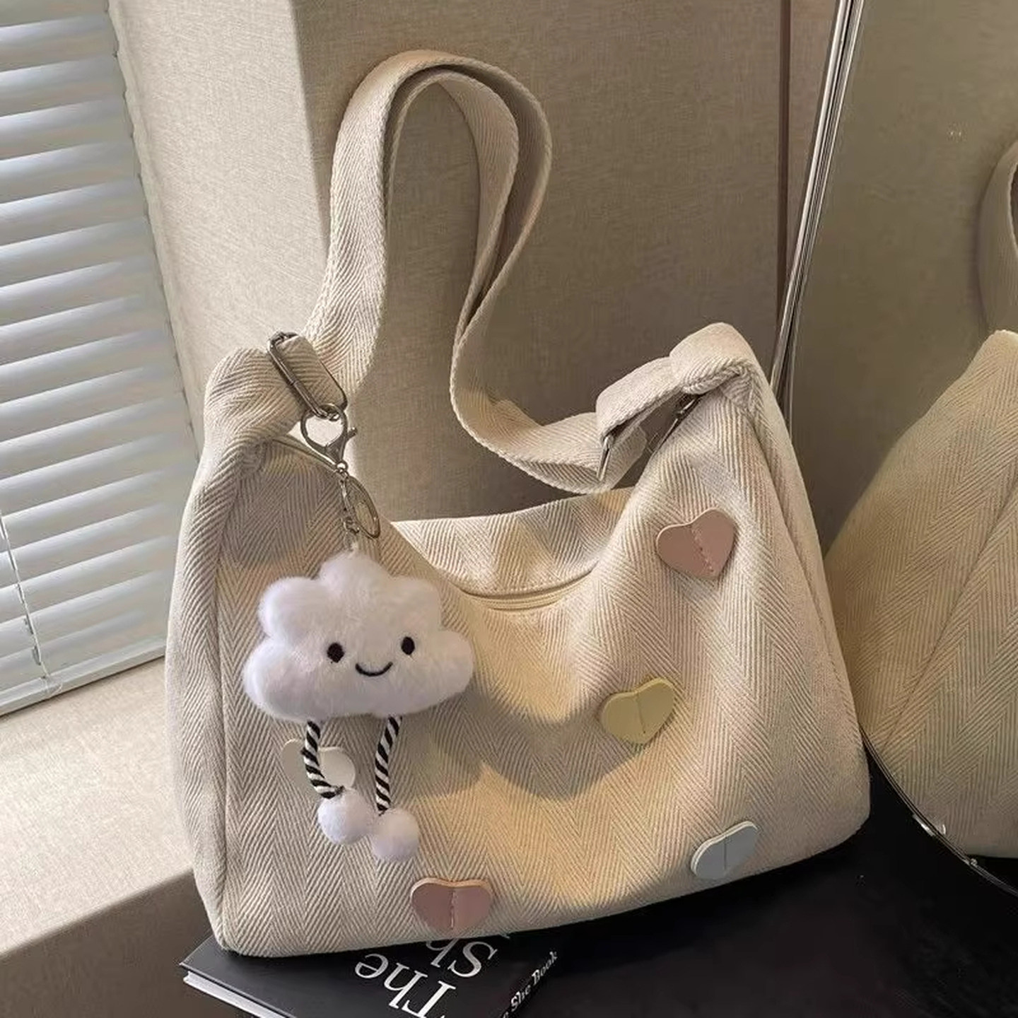 帆布包斜挎包女简约大容量通勤斜挎托特包秋冬流行休闲单肩包