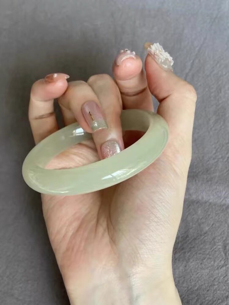 新疆和田玉青玉手镯女款贵妃冰种扁条纯天然晴水湖水羊脂玉镯正品