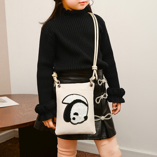 2025新款韩版超火儿童包包手机包时尚百搭ins斜挎包熊猫零钱包女