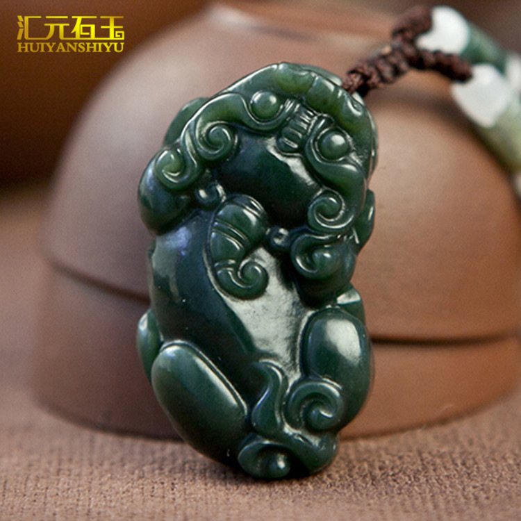 新疆和田玉青玉貔貅吊坠
