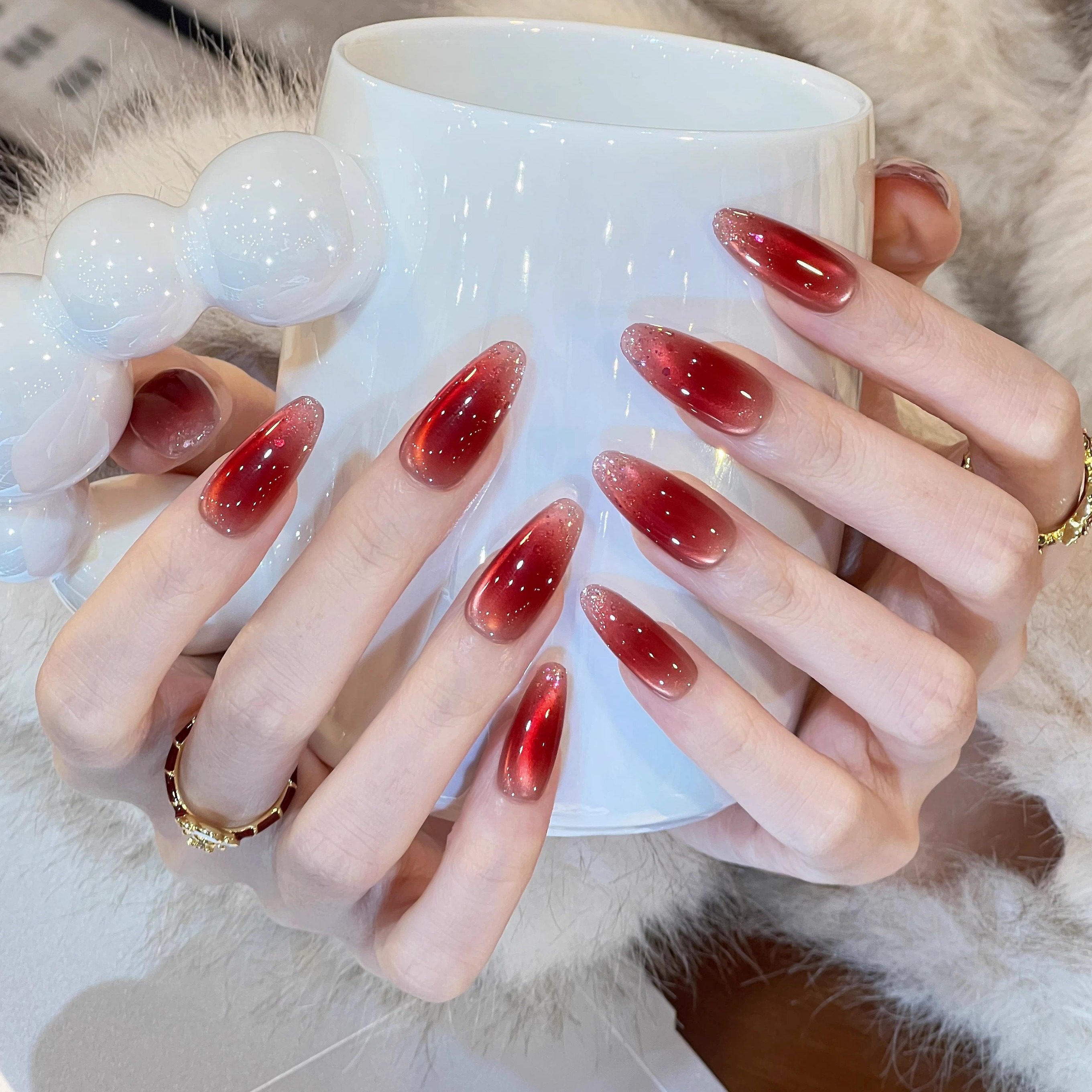 艺人简约新年红猫眼纯手工美甲穿戴甲椭圆高级感贵妇显白指甲贴片,彩妆/香水/美妆工具,穿戴甲/甲片,淘宝优惠券,粉丝福利购,淘宝优惠卷