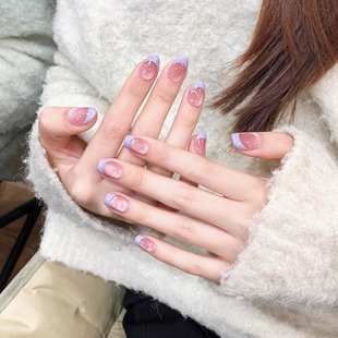 高级感显白美甲贴片 2025新款 艺人法式 奶紫色猫眼手工穿戴甲短款