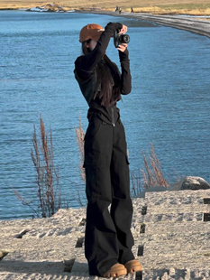 加绒黑色美式工装裤女款秋冬季2025新款酷飒风窄版直筒宽松阔腿裤