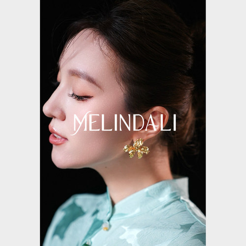 MELINDA LI中古感复古肌理鸢尾花耳环铜镀18K925银针耳饰