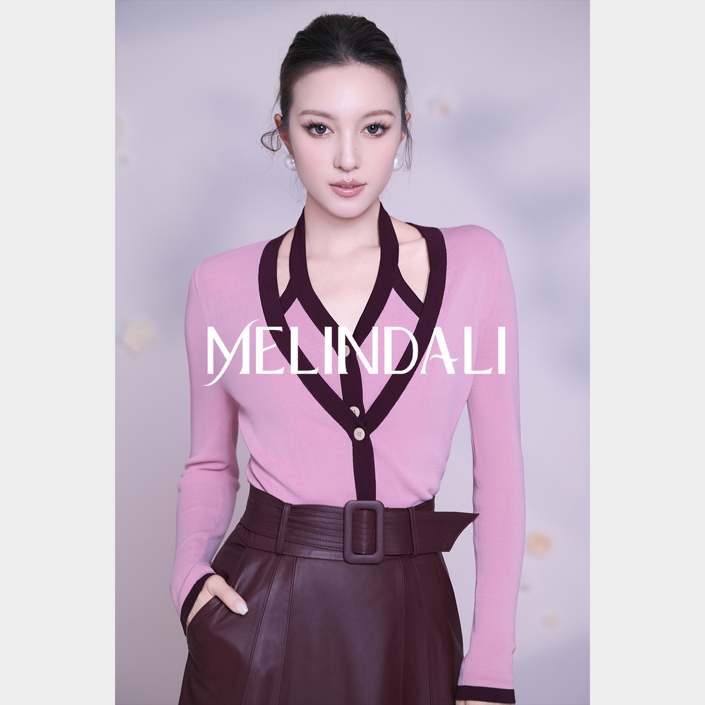 MELINDA LI【酒渍玫瑰】撞色挂脖假两件针织衫秋新款收腰显瘦上衣