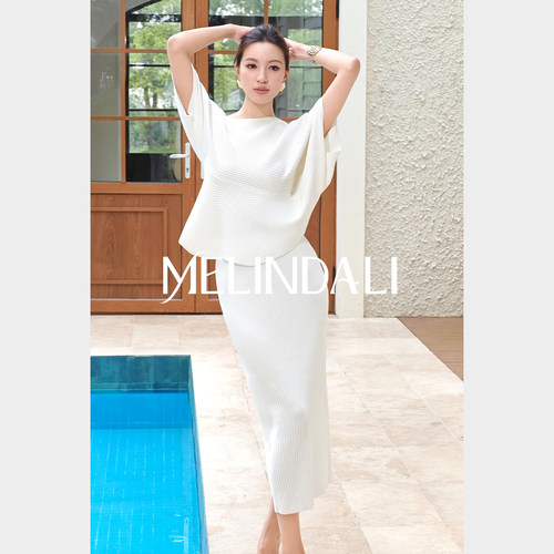 MELINDA LI【美术馆女士】彩珠片坑条薄款针织上衣高腰长裙套装夏