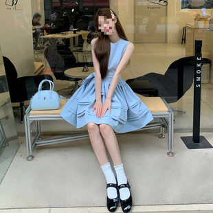 甜美夏天小裙子财阀千金女装 法式 2025新款 无袖 蓬蓬蓝色连衣裙夏季