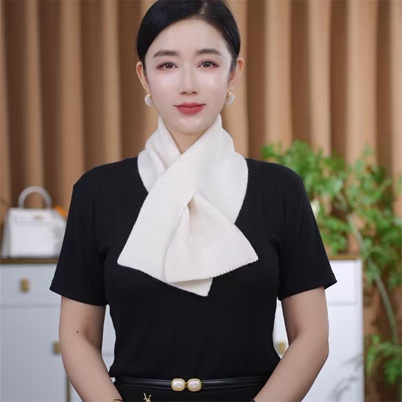 2025秋冬季新款百搭时尚针织羊毛短款围领休闲风纯色围巾保暖