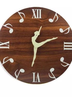 Tari Balet Jam Dinding Bercahaya Bercahaya Dalam Gelap