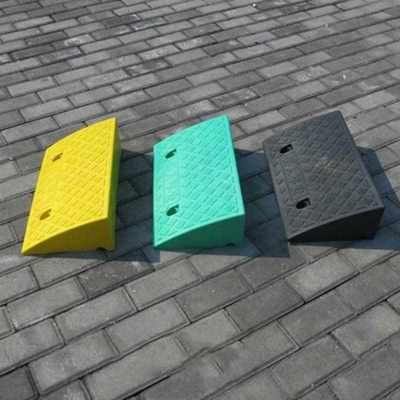 1pc Car Ramps Hard Plastic Curb Ramps Driveway Sidewalk Ramp