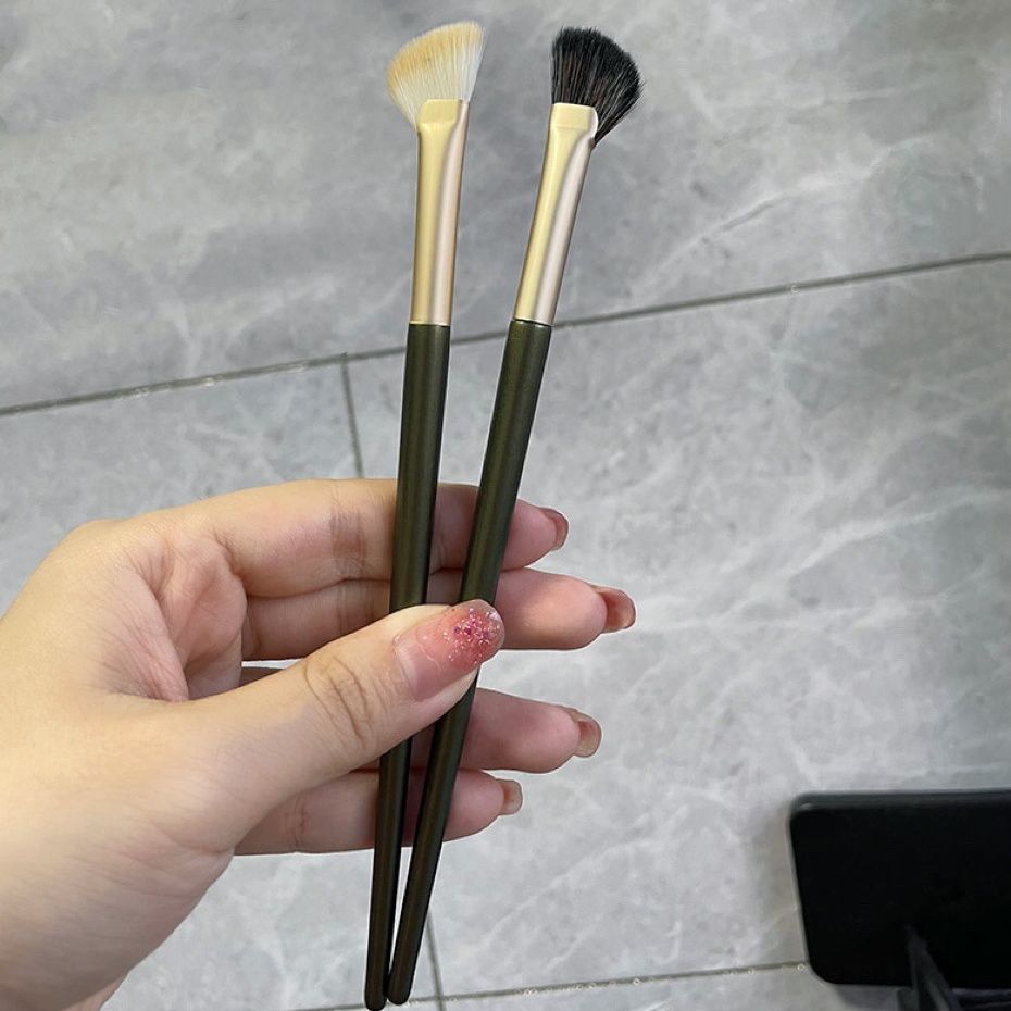 半扇形鼻影刷修容高光化妆刷镰刀弧形斜角晕染修阴影沧州刷子软毛