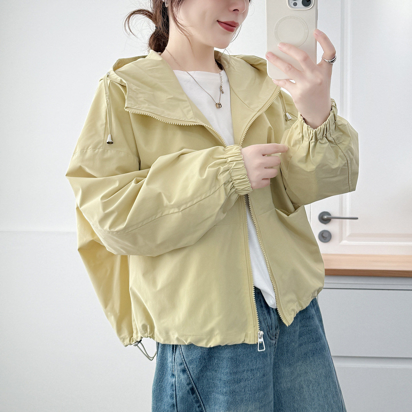 春装女款冲锋衣薄外套2026新款今年流行爆款短款小个子春秋季上衣