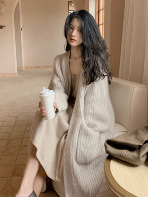 宽松慵懒风中长款马海毛针织