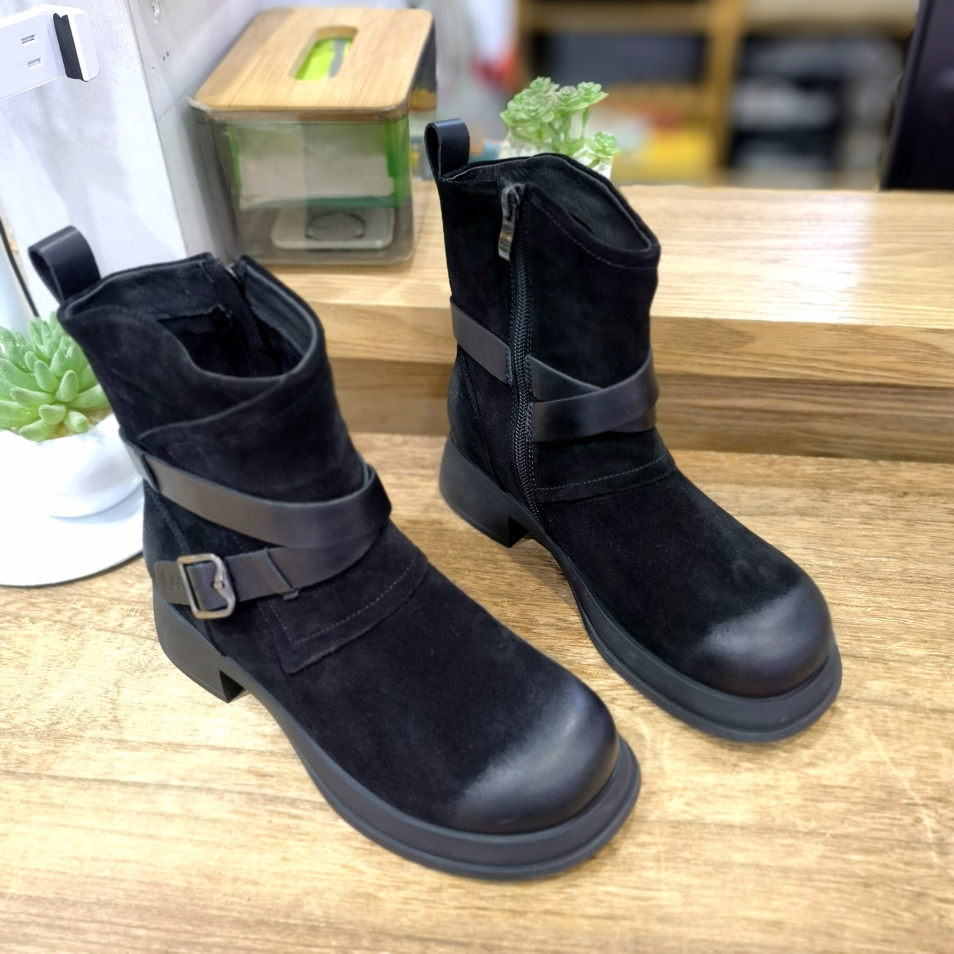 商场撤柜磨砂牛皮复古马丁靴女侧切尔西靴