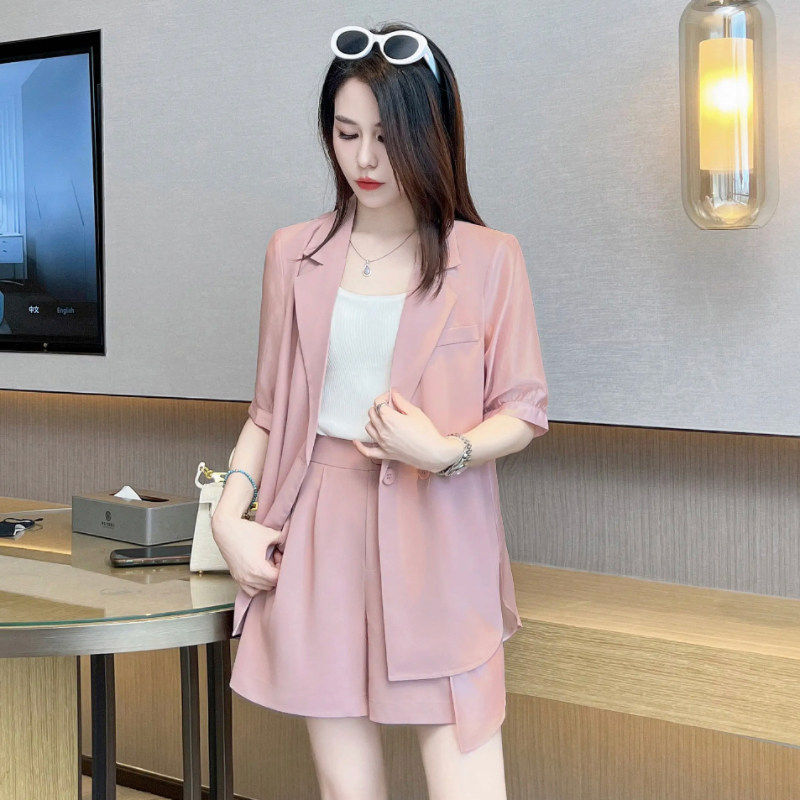 高级感薄款时尚西服套装女短袖小西装2025夏季新款冰丝短裤两件套