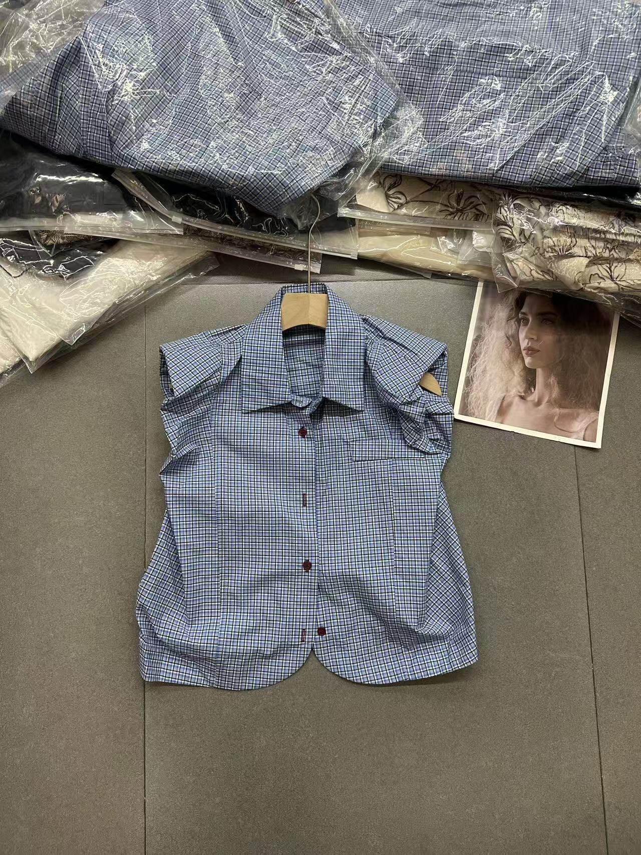 欧洲站2026夏季新款复古格子衬衫女无袖小翻领纽扣上衣设计感小众